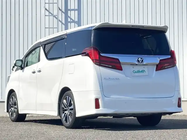 トヨタ アルファード S Cパッケージ 熊本県 2022(令4)年 3.6万km ホワイトパールクリスタルシャイン ツインムーンルーフ/純正ディスプレイオーディオ/・AM/FM/CD/DVD/BT/Miracast/・フルセグTV/・バックカメラ/純正１２．１型フリップダウンモニター/トヨタセーフティセンス/・プリクラッシュセーフティ/・レーントレーシングアシスト/・クリアランスソナー/・パーキングサポートブレーキ/・ロードサインアシスト/・オートマチックハイビーム/レーダークルーズコントロール/ウッドコンビステアリング/・ステアリングヒーター/・ステアリングリモコン/黒革シート/・D席メモリシート/・D/Nパワーシート/・D/Nシートヒーター/・D/Nシートクーラー/ビルトインＥＴＣ/前方ドライブレコーダー/パワーバックドア/両側電動ドア/電動パーキング/オートホールド/スマートキー/プッシュスタート/社外フロアマット/ドアバイザー/純正アルミホイール
