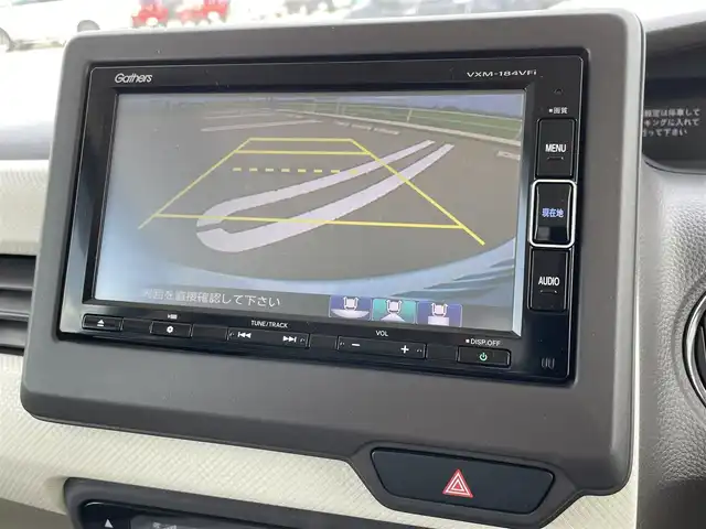 ホンダ Ｎ ＢＯＸ G L ホンダセンシング 大分県 2018(平30)年 2.8万km プラチナホワイトパール 純正メモリナビ/・フルセグTV/CD/DVD/SD/Bluetooth/バックカメラ/ビルトインETC/片側パワースライドドア/ISOFIX対応/後席用サイドサンシェード/ステアリングリモコン/純正LEDヘッドライト/純正フロアマット/純正ドアバイザ―/新車保証書/取扱説明書/スペアキー１本/ホンダセンシング/・アダプティブクルーズコントロール/・衝突被害軽減ブレーキ/・先行車発進お知らせ機能/・路外逸脱抑制機能/・標識認識機能