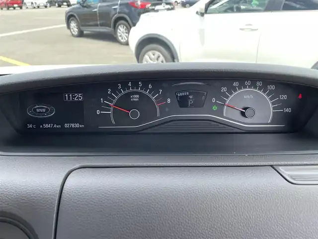 ホンダ Ｎ ＢＯＸ G L ホンダセンシング 大分県 2018(平30)年 2.8万km プラチナホワイトパール 純正メモリナビ/・フルセグTV/CD/DVD/SD/Bluetooth/バックカメラ/ビルトインETC/片側パワースライドドア/ISOFIX対応/後席用サイドサンシェード/ステアリングリモコン/純正LEDヘッドライト/純正フロアマット/純正ドアバイザ―/新車保証書/取扱説明書/スペアキー１本/ホンダセンシング/・アダプティブクルーズコントロール/・衝突被害軽減ブレーキ/・先行車発進お知らせ機能/・路外逸脱抑制機能/・標識認識機能