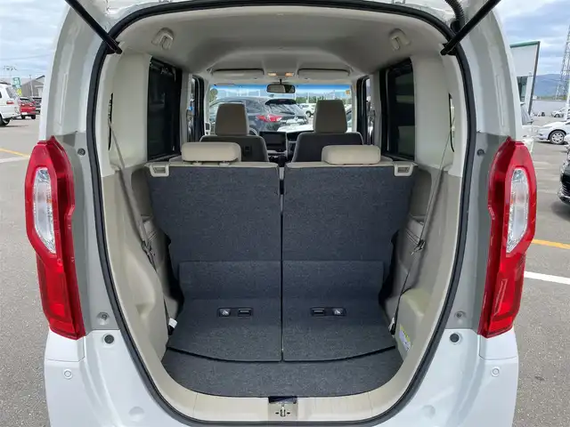 ホンダ Ｎ ＢＯＸ G L ホンダセンシング 大分県 2018(平30)年 2.8万km プラチナホワイトパール 純正メモリナビ/・フルセグTV/CD/DVD/SD/Bluetooth/バックカメラ/ビルトインETC/片側パワースライドドア/ISOFIX対応/後席用サイドサンシェード/ステアリングリモコン/純正LEDヘッドライト/純正フロアマット/純正ドアバイザ―/新車保証書/取扱説明書/スペアキー１本/ホンダセンシング/・アダプティブクルーズコントロール/・衝突被害軽減ブレーキ/・先行車発進お知らせ機能/・路外逸脱抑制機能/・標識認識機能