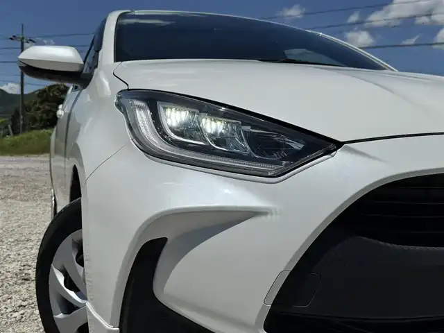 トヨタ ヤリス G 兵庫県 2021(令3)年 5.1万km ホワイトパールクリスタルシャイン モデリスタフロントエアロ/純正ディスプレイオーディオ/全方位モニター/Bluetooth接続可/3眼LEDヘッドライト