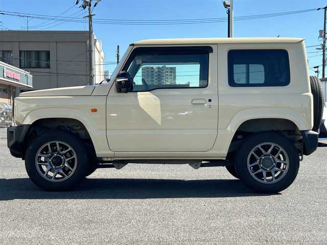 スズキ ジムニー XC 広島県 2021(令3)年 3.1万km シフォンアイボリーM ワンオーナー/パイオニアディスプレイオーディオ/　（Bluetooth/CD/DVD）/クルーズコントロール/パートタイム4WD/スペアタイヤ/USB入力端子/バックカメラ/ETC/ドライブレコーダー/シートヒーター（D+N席）/純正16インチアルミホイール/純正フロアマット/LEDヘッドライト/フォグランプ/レーンキープアシスト/衝突被害軽減システム/盗難防止装置/オートライト/W＋サイドエアバック/カーテンエアバック/パワーステアリング/パワーウィンドウ/スマートキー/保証書/取扱説明書