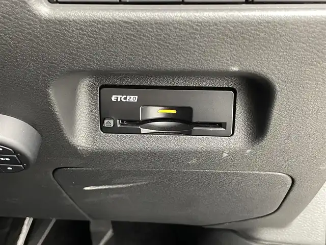 日産 エクストレイル G e－4ORCE 福井県 2023(令5)年 1.3万km 黒／ゴールド 純正12.3型ナビ/（AM/FM/BT/USB/フルセグ）/全方位カメラ/HUD/ビルトイン2.0ETC/デジタルインナーミラー/オートホールド付電子パーキング/パワーバックドア/レザーシート/D/N席パワーシート/D席メモリシート/D/N席シートヒーター/ハンドルヒーター/ブラインドスポットモニター/衝突被害軽減システム/レーダークルーズコントロール/レーンキープアシスト/コーナーセンサー/横滑り防止装置/オートLEDライト/オートマチックハイビーム/純正アルミホイール/純正フロアマット/純正エンジンスターター/社外スタッドレスタイヤ積込/保証書/取扱説明書/ナビ説明書