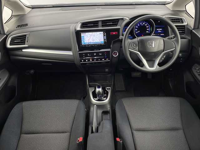 ホンダ フィット ハイブリット Fパッケージ 栃木県 2014(平26)年 1万km ティンテッドシルバーM 純正ナビ/CD/DVD/Bluetooth/AM/FM/フルセグTV/シティーブレーキアクティブシステム/バックカメラ/ETC/純正フロアマット/プッシュスタート/ステアリングスイッチ/電格ミラー/スマートキー