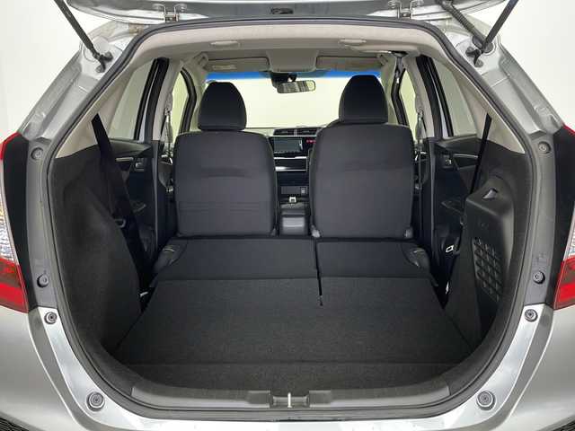 ホンダ フィット ハイブリット Fパッケージ 栃木県 2014(平26)年 1万km ティンテッドシルバーM 純正ナビ/CD/DVD/Bluetooth/AM/FM/フルセグTV/シティーブレーキアクティブシステム/バックカメラ/ETC/純正フロアマット/プッシュスタート/ステアリングスイッチ/電格ミラー/スマートキー