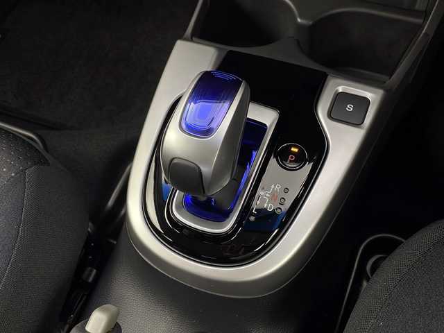 ホンダ フィット ハイブリット Fパッケージ 栃木県 2014(平26)年 1万km ティンテッドシルバーM 純正ナビ/CD/DVD/Bluetooth/AM/FM/フルセグTV/シティーブレーキアクティブシステム/バックカメラ/ETC/純正フロアマット/プッシュスタート/ステアリングスイッチ/電格ミラー/スマートキー