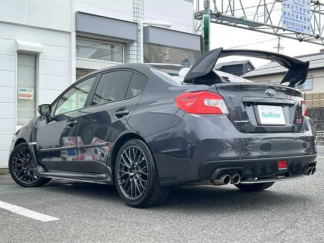 スバル ＷＲＸ ＳＴＩ STI 愛知県 2017(平29)年 7万km ダークグレーメタリック /禁煙車/ワンオーナー/6速MT//STiフロントリップスポイラー//STiリアアンダースポイラー//大型リアウィング/4本出しマフラー//ダイアトーンナビ・フルセグTV//Bluetooth/CD・DVD//バックカメラ/ETC//前方純正ドライブレコーダー//ドライバーズコントロールセンターデフ//LEDオートライト/フォグランプ//プッシュスタート/横滑り防止装置//アルミペダル/電動格納ミラーウインカー//ヘッドライトレベライザー//純正１８インチアルミ//純正フロアマット//ハーフレザーシート//ステアリングスイッチ//新車保証書/取扱説明書//スペアキー