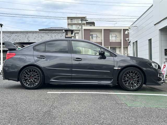 スバル ＷＲＸ ＳＴＩ STI 愛知県 2017(平29)年 7万km ダークグレーメタリック /禁煙車/ワンオーナー/6速MT//STiフロントリップスポイラー//STiリアアンダースポイラー//大型リアウィング/4本出しマフラー//ダイアトーンナビ・フルセグTV//Bluetooth/CD・DVD//バックカメラ/ETC//前方純正ドライブレコーダー//ドライバーズコントロールセンターデフ//LEDオートライト/フォグランプ//プッシュスタート/横滑り防止装置//アルミペダル/電動格納ミラーウインカー//ヘッドライトレベライザー//純正１８インチアルミ//純正フロアマット//ハーフレザーシート//ステアリングスイッチ//新車保証書/取扱説明書//スペアキー