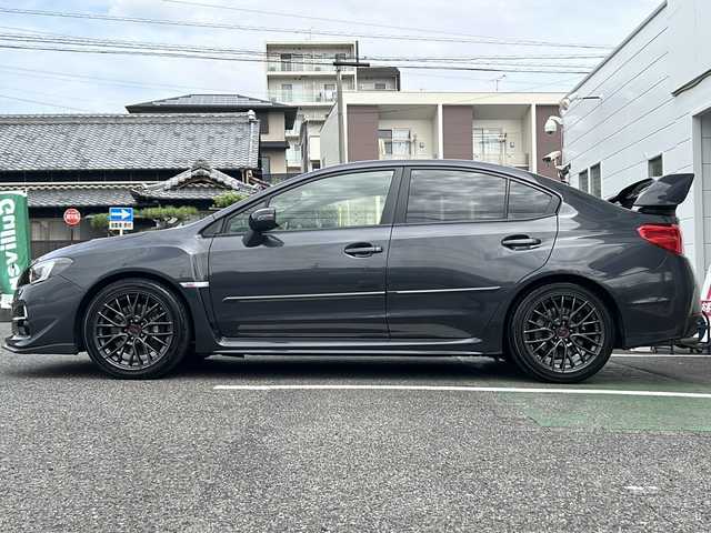 スバル ＷＲＸ ＳＴＩ STI 愛知県 2017(平29)年 7万km ダークグレーメタリック /禁煙車/ワンオーナー/6速MT//STiフロントリップスポイラー//STiリアアンダースポイラー//大型リアウィング/4本出しマフラー//ダイアトーンナビ・フルセグTV//Bluetooth/CD・DVD//バックカメラ/ETC//前方純正ドライブレコーダー//ドライバーズコントロールセンターデフ//LEDオートライト/フォグランプ//プッシュスタート/横滑り防止装置//アルミペダル/電動格納ミラーウインカー//ヘッドライトレベライザー//純正１８インチアルミ//純正フロアマット//ハーフレザーシート//ステアリングスイッチ//新車保証書/取扱説明書//スペアキー