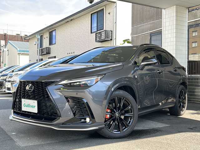 レクサス ＮＸ 450h+ Fスポーツ 京都府 2022(令4)年 2.2万km ソニッククロム ワンオーナー /TRDディフューザースポーツマフラー /オレンジキャリパー /全方位カメラ /HUD /プロアクティブドライビングアシスト /安心降車アシスト /クリアランスソナー/リアカメラディテクション/リアクロストラフィックアラート/ロードサインアシスト/ブレーキホールド/デジタルインナーミラー/ウィンカーミラー/3眼LEDヘッドライト/フロントフォグランプ/オートライト/オートマチックハイビーム /BSM /PKSB /４WD/14インチ純正ディスプレイオーディオ/フルセグTV/CD再生機能/Bluetooth/USB/Miracast/全席シートヒーター/運転席＋助手席エアシート/メモリーパワーシート/パドルシフト/全方位ドライブレコーダー(DC5800)/Wサイドエアバッグ/カーテンエアバッグ