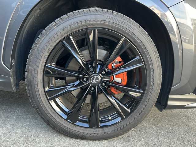 レクサス ＮＸ 450h+ Fスポーツ 京都府 2022(令4)年 2.2万km ソニッククロム ワンオーナー /TRDディフューザースポーツマフラー /オレンジキャリパー /全方位カメラ /HUD /プロアクティブドライビングアシスト /安心降車アシスト /クリアランスソナー/リアカメラディテクション/リアクロストラフィックアラート/ロードサインアシスト/ブレーキホールド/デジタルインナーミラー/ウィンカーミラー/3眼LEDヘッドライト/フロントフォグランプ/オートライト/オートマチックハイビーム /BSM /PKSB /４WD/14インチ純正ディスプレイオーディオ/フルセグTV/CD再生機能/Bluetooth/USB/Miracast/全席シートヒーター/運転席＋助手席エアシート/メモリーパワーシート/パドルシフト/全方位ドライブレコーダー(DC5800)/Wサイドエアバッグ/カーテンエアバッグ