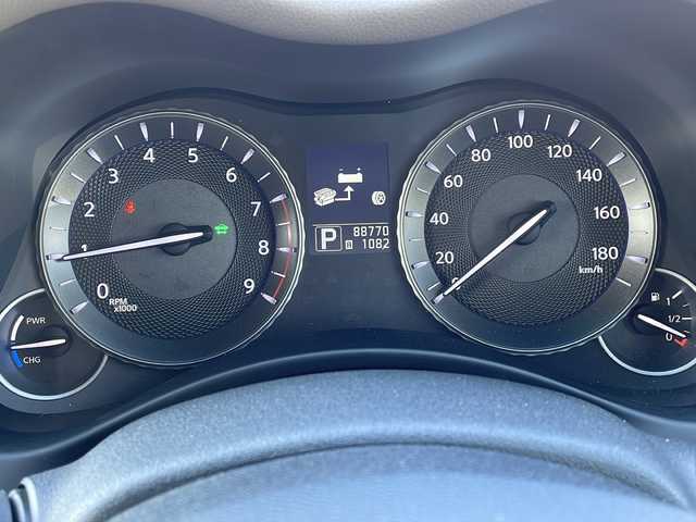 日産 シーマ ハイブリッド VIP G 大阪府 2017(平29)年 8.9万km スーパーブラック エマージェンシーブレーキ　サンルーフ　黒革シート　純正ナビ　CD DVD BT フルセグTV　後席ヘッドレストモニター　ＢＯＳＥサウンド　全席シートヒーター　前席シートクーラー　全席パワーシート　電動リアサンシェード　後席サイドシェード　助手席オットマン　左サイド・バックカメラ　ＥＴＣ　電動コーナーポール　フォグ　レーダークルコン　スマートキー　オートライト