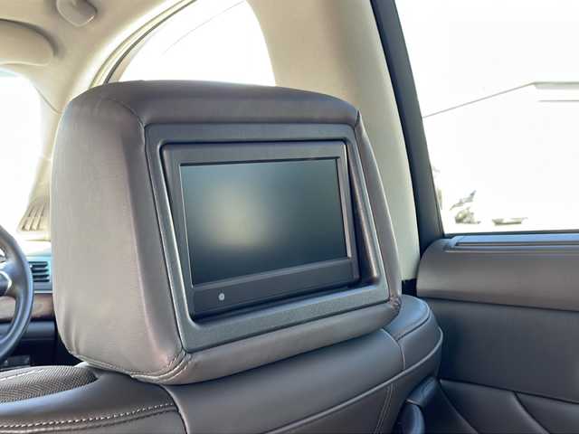 日産 シーマ ハイブリッド VIP G 大阪府 2017(平29)年 8.9万km スーパーブラック エマージェンシーブレーキ　サンルーフ　黒革シート　純正ナビ　CD DVD BT フルセグTV　後席ヘッドレストモニター　ＢＯＳＥサウンド　全席シートヒーター　前席シートクーラー　全席パワーシート　電動リアサンシェード　後席サイドシェード　助手席オットマン　左サイド・バックカメラ　ＥＴＣ　電動コーナーポール　フォグ　レーダークルコン　スマートキー　オートライト