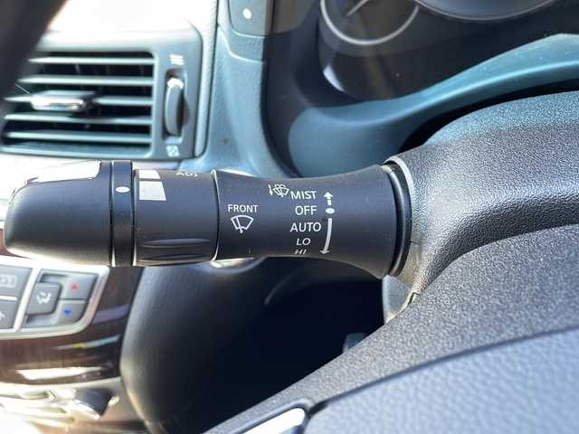 日産 シーマ ハイブリッド VIP G 大阪府 2017(平29)年 8.9万km スーパーブラック エマージェンシーブレーキ　サンルーフ　黒革シート　純正ナビ　CD DVD BT フルセグTV　後席ヘッドレストモニター　ＢＯＳＥサウンド　全席シートヒーター　前席シートクーラー　全席パワーシート　電動リアサンシェード　後席サイドシェード　助手席オットマン　左サイド・バックカメラ　ＥＴＣ　電動コーナーポール　フォグ　レーダークルコン　スマートキー　オートライト