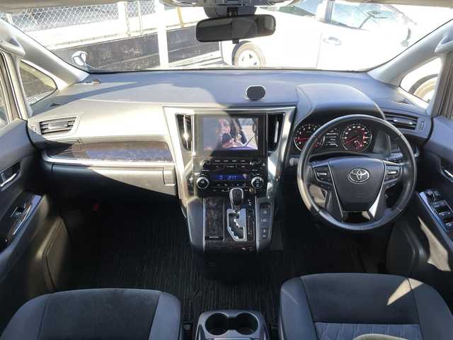 トヨタ アルファード S 三重県 2021(令3)年 4.3万km ホワイトパールクリスタルシャイン ワンオーナー/トヨタセーフティセンス/　・レーダークルーズ/　・レーンキープアシスト/　・衝突被害低減ブレーキ/　・LEDヘッドライト/　・オートハイビーム/前後コーナーセンサー/ブレーキオートホールド　/ナビ/　・フルセグTV/CD/DVD/BlueTooth/　・AppleCarPlay/AndroidAuto/フリップダウンモニター/両側パワスラドア/ビルトインETC2.0/取説/保証書/スペアキー