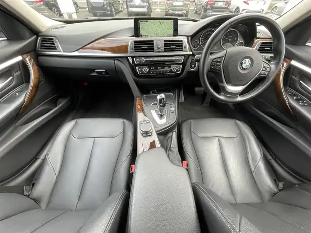 ＢＭＷ ３２０ｄ ラグジュアリー 埼玉県 2016(平28)年 18.7万km インペリアル・ブルー・ブリリアント・エフェクト 純正ナビ/ＢＳＭ/ＡＣＣ/レーンキープ/バックカメラ/ＥＴＣ/ハンズフリートランクオープナー/スペアキー