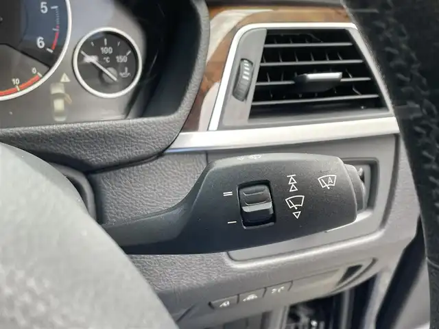 ＢＭＷ ３２０ｄ ラグジュアリー 埼玉県 2016(平28)年 18.7万km インペリアル・ブルー・ブリリアント・エフェクト 純正ナビ/ＢＳＭ/ＡＣＣ/レーンキープ/バックカメラ/ＥＴＣ/ハンズフリートランクオープナー/スペアキー