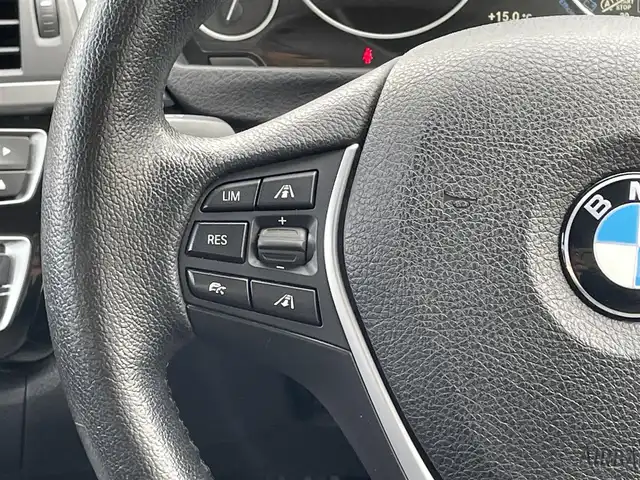 ＢＭＷ ３２０ｄ ラグジュアリー 埼玉県 2016(平28)年 18.7万km インペリアル・ブルー・ブリリアント・エフェクト 純正ナビ/ＢＳＭ/ＡＣＣ/レーンキープ/バックカメラ/ＥＴＣ/ハンズフリートランクオープナー/スペアキー