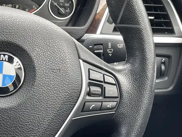 ＢＭＷ ３２０ｄ ラグジュアリー 埼玉県 2016(平28)年 18.7万km インペリアル・ブルー・ブリリアント・エフェクト 純正ナビ/ＢＳＭ/ＡＣＣ/レーンキープ/バックカメラ/ＥＴＣ/ハンズフリートランクオープナー/スペアキー