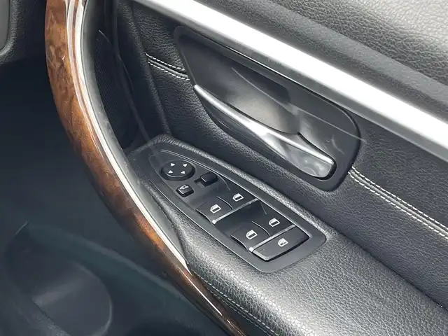 ＢＭＷ ３２０ｄ ラグジュアリー 埼玉県 2016(平28)年 18.7万km インペリアル・ブルー・ブリリアント・エフェクト 純正ナビ/ＢＳＭ/ＡＣＣ/レーンキープ/バックカメラ/ＥＴＣ/ハンズフリートランクオープナー/スペアキー