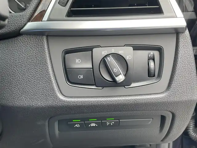 ＢＭＷ ３２０ｄ ラグジュアリー 埼玉県 2016(平28)年 18.7万km インペリアル・ブルー・ブリリアント・エフェクト 純正ナビ/ＢＳＭ/ＡＣＣ/レーンキープ/バックカメラ/ＥＴＣ/ハンズフリートランクオープナー/スペアキー