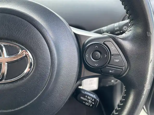 トヨタ プリウス ＰＨＶ Sナビパッケージ・GRスポーツ 岡山県 2019(平31)年 8.2万km ホワイトパールクリスタルシャイン 登録時走行距離81992km/純正11.6インチナビ/フルセグTV(AM/FM/Bluetooth)/バックカメラ/ビルトインETC2.0/ドライブレコーダー/トヨタセーフティセンス/・レーダークルーズコントロール/・プリクラッシュセーフティ/・オートマチックハイビーム/・レーントレーシングアシスト/D/N席シートヒーター/USB入力端子/純正フロアマット/17インチ純正AW/プッシュスタート/スマートキー×2