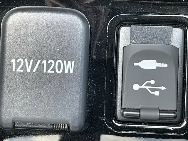 トヨタ プリウス ＰＨＶ Sナビパッケージ・GRスポーツ 岡山県 2019(平31)年 8.2万km ホワイトパールクリスタルシャイン 登録時走行距離81992km/純正11.6インチナビ/フルセグTV(AM/FM/Bluetooth)/バックカメラ/ビルトインETC2.0/ドライブレコーダー/トヨタセーフティセンス/・レーダークルーズコントロール/・プリクラッシュセーフティ/・オートマチックハイビーム/・レーントレーシングアシスト/D/N席シートヒーター/USB入力端子/純正フロアマット/17インチ純正AW/プッシュスタート/スマートキー×2