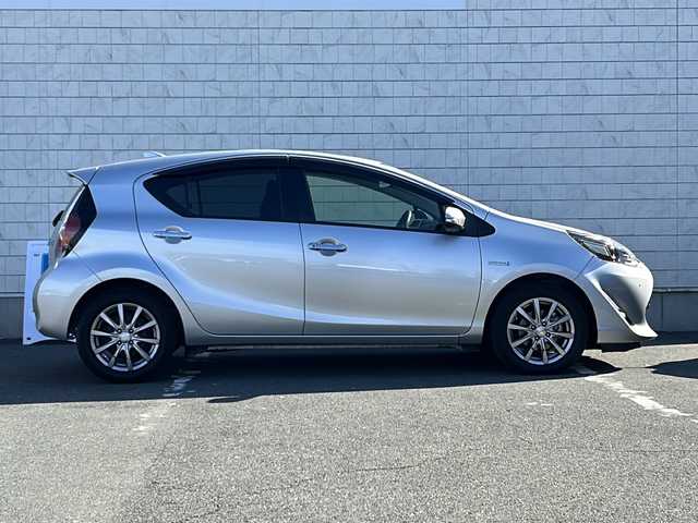 トヨタ アクア S スタイルブラック 愛知県 2018(平30)年 7.8万km シルバー 純正SDナビ　/バックカメラ　/Ｂｌｕｅｔｏｏｔｈ　/ワンセグＴＶ　/前ドラレコ　/ＥＴＣ　/ＣＤ　ＤＶＤ　/前後ソナー　/オートハイビーム　/社外アルミホイール　/ＬＥＤヘッドライト　/プッシュスタート