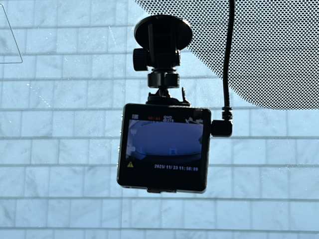 トヨタ アクア S スタイルブラック 愛知県 2018(平30)年 7.8万km シルバー 純正SDナビ　/バックカメラ　/Ｂｌｕｅｔｏｏｔｈ　/ワンセグＴＶ　/前ドラレコ　/ＥＴＣ　/ＣＤ　ＤＶＤ　/前後ソナー　/オートハイビーム　/社外アルミホイール　/ＬＥＤヘッドライト　/プッシュスタート