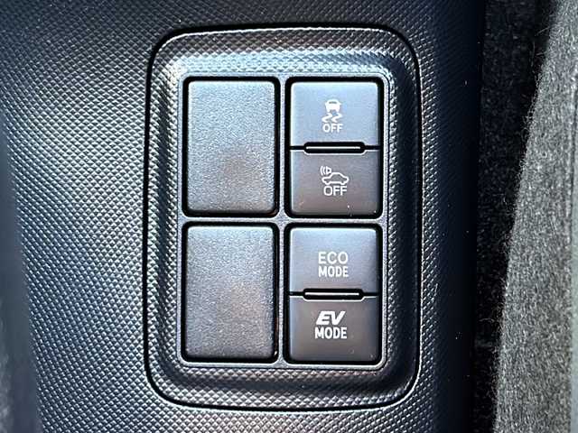 トヨタ アクア S スタイルブラック 愛知県 2018(平30)年 7.8万km シルバー 純正SDナビ　/バックカメラ　/Ｂｌｕｅｔｏｏｔｈ　/ワンセグＴＶ　/前ドラレコ　/ＥＴＣ　/ＣＤ　ＤＶＤ　/前後ソナー　/オートハイビーム　/社外アルミホイール　/ＬＥＤヘッドライト　/プッシュスタート