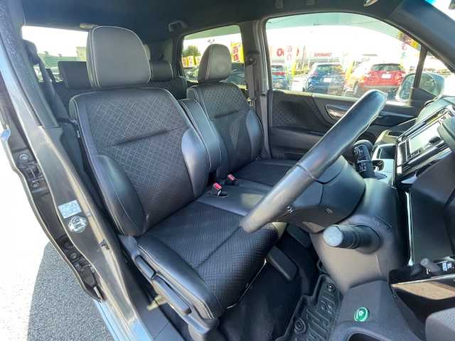 ホンダ Ｎ ＷＧＮ カスタム G SSパッケージ 静岡県 2017(平29)年 2.1万km シャイニンググレーM ●社外ディスプレイオーディオ/(ワンセグ/CD)/(ギャザズ/WX-171CP)/●ハーフレザーシート/●バックカメラ/●クルーズコントロール/●シティブレーキアクティブシステム/●フォグランプ/●オートライト/●革巻きステアリング/●ステアリングスイッチ/●ビルトインETC/●前後ドライブレコーダー/●電動格納ウィンカーミラー/●ドアバイザー/●スマートキー/●プッシュスタート/●純正ラバーマット/●純正14インチアルミホイール/●ダブル+サイド+カーテンSRS+ABS