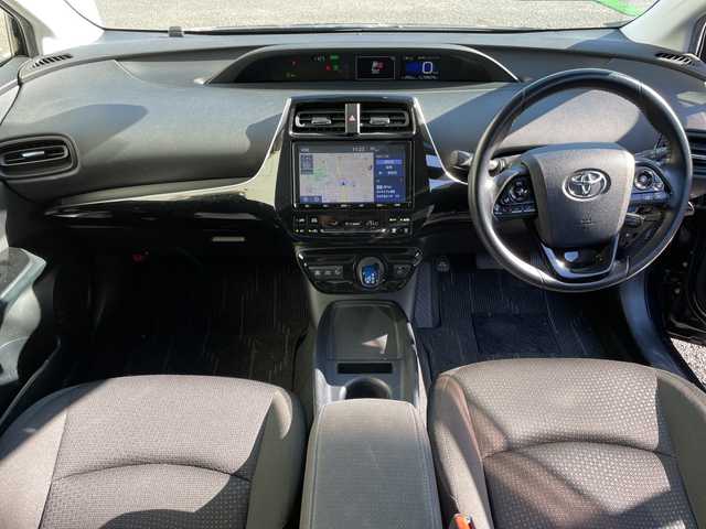 トヨタ プリウス S 茨城県 2019(平31)年 10.5万km アティチュードブラックマイカ 純正ナビ/ドライブレコーダー/ETC/フルセグテレビ/バックカメラ/プッシュスタート/クルーズコントロール/ドアバイザー/ウィンカーミラー/LEDヘッドライト