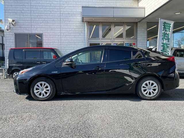 トヨタ プリウス S 茨城県 2019(平31)年 10.5万km アティチュードブラックマイカ 純正ナビ/ドライブレコーダー/ETC/フルセグテレビ/バックカメラ/プッシュスタート/クルーズコントロール/ドアバイザー/ウィンカーミラー/LEDヘッドライト
