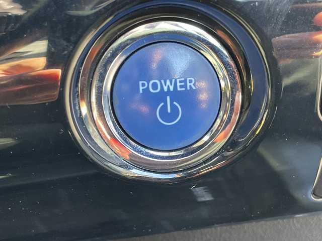 トヨタ プリウス S 茨城県 2019(平31)年 10.5万km アティチュードブラックマイカ 純正ナビ/ドライブレコーダー/ETC/フルセグテレビ/バックカメラ/プッシュスタート/クルーズコントロール/ドアバイザー/ウィンカーミラー/LEDヘッドライト