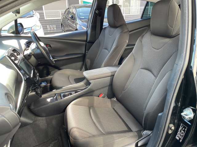 トヨタ プリウス S 茨城県 2019(平31)年 10.5万km アティチュードブラックマイカ 純正ナビ/ドライブレコーダー/ETC/フルセグテレビ/バックカメラ/プッシュスタート/クルーズコントロール/ドアバイザー/ウィンカーミラー/LEDヘッドライト