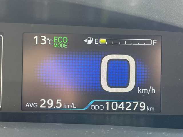 トヨタ プリウス S 茨城県 2019(平31)年 10.5万km アティチュードブラックマイカ 純正ナビ/ドライブレコーダー/ETC/フルセグテレビ/バックカメラ/プッシュスタート/クルーズコントロール/ドアバイザー/ウィンカーミラー/LEDヘッドライト