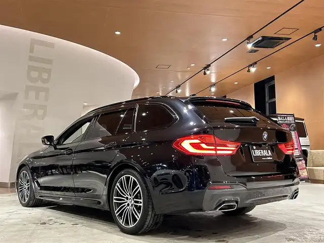 ＢＭＷ ５４０ｉ xDrive ツーリング Mスポーツ 道央・札幌 2019(令1)年 5万km サファイアブラックP メタリックペイント/セレクトパッケージ/　・電動パノラマガラスサンルーフ/　・harman/kardonサラウンド/ドライビングアシストプラス/パーキングアシストプラス/ヘッドアップディスプレイ/ダコタレザーシート/シートヒーター/純正HDDナビ/フルセグTV/CD/DVD/Bluetooth/USB/360°カメラ/アダプティブLEDヘッドライト/電動リアゲート