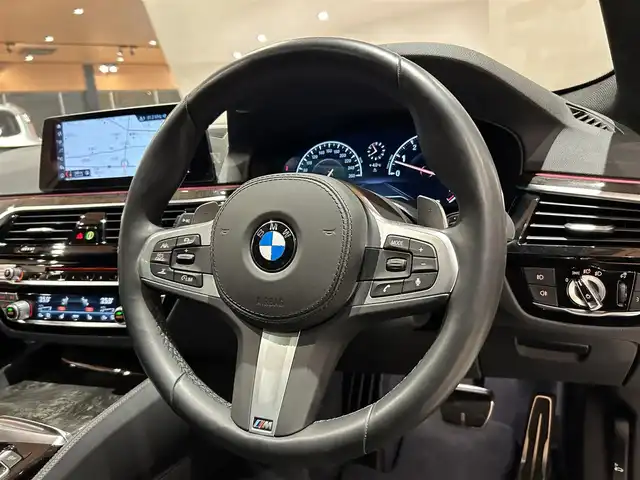 ＢＭＷ ５４０ｉ xDrive ツーリング Mスポーツ 道央・札幌 2019(令1)年 5万km サファイアブラックP メタリックペイント/セレクトパッケージ/　・電動パノラマガラスサンルーフ/　・harman/kardonサラウンド/ドライビングアシストプラス/パーキングアシストプラス/ヘッドアップディスプレイ/ダコタレザーシート/シートヒーター/純正HDDナビ/フルセグTV/CD/DVD/Bluetooth/USB/360°カメラ/アダプティブLEDヘッドライト/電動リアゲート