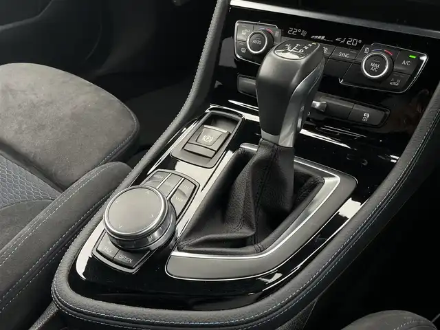 ＢＭＷ ２１８ｄ アクティブツアラー Mスポーツ 三重県 2016(平28)年 5.3万km サファイアブラックP インテリジェントセーフティ　/電動リアゲート（フット機能付き）　/車線逸脱警告　/歩行者警告　/純正ナビ　/ＣＤ　/ＤＶＤ　/ＢＴ　/バックカメラ　/ミラー型ＥＴＣ　/コンフォートアクセス　/純正１７AW　/ＬＥＤライト