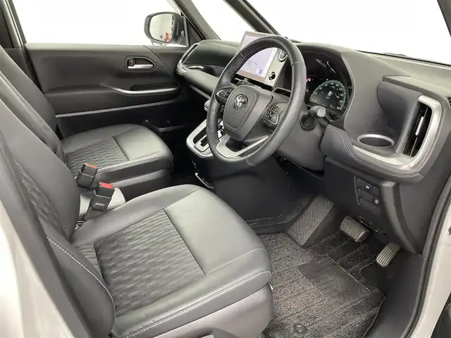 トヨタ ノア S－Z 埼玉県 2023(令5)年 1.3万km ホワイトパールクリスタルシャイン 純正ナビ/(Bluetooth/USB/CD/DVD/AM/FM)/地デジフルセグ/純正14型有機EL後席ディスプレイ/パワーバックドア/バックカメラ/前席シートヒーター/オットマン/前方ドライブレコーダー/ETC2.0/アダプティブクルーズコントロール/車線逸脱警報/ブラインドスポットモニター/衝突軽減ブレーキ/クリアランスソナー/レーンキープアシスト/ドライバーモニター/電子パーキングシステム/ブレーキホールド/ドライブモードセレクト/ロールサンシェード/フロントフォグライト/純正フロアマット/純正ドアバイザー/純正17インチアルミホイール
