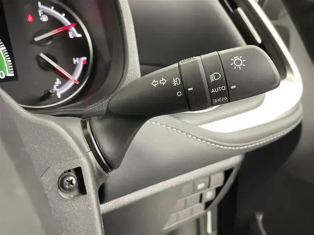 トヨタ ノア S－Z 埼玉県 2023(令5)年 1.3万km ホワイトパールクリスタルシャイン 純正ナビ/(Bluetooth/USB/CD/DVD/AM/FM)/地デジフルセグ/純正14型有機EL後席ディスプレイ/パワーバックドア/バックカメラ/前席シートヒーター/オットマン/前方ドライブレコーダー/ETC2.0/アダプティブクルーズコントロール/車線逸脱警報/ブラインドスポットモニター/衝突軽減ブレーキ/クリアランスソナー/レーンキープアシスト/ドライバーモニター/電子パーキングシステム/ブレーキホールド/ドライブモードセレクト/ロールサンシェード/フロントフォグライト/純正フロアマット/純正ドアバイザー/純正17インチアルミホイール