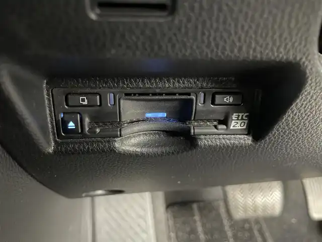 トヨタ ノア S－Z 埼玉県 2023(令5)年 1.3万km ホワイトパールクリスタルシャイン 純正ナビ/(Bluetooth/USB/CD/DVD/AM/FM)/地デジフルセグ/純正14型有機EL後席ディスプレイ/パワーバックドア/バックカメラ/前席シートヒーター/オットマン/前方ドライブレコーダー/ETC2.0/アダプティブクルーズコントロール/車線逸脱警報/ブラインドスポットモニター/衝突軽減ブレーキ/クリアランスソナー/レーンキープアシスト/ドライバーモニター/電子パーキングシステム/ブレーキホールド/ドライブモードセレクト/ロールサンシェード/フロントフォグライト/純正フロアマット/純正ドアバイザー/純正17インチアルミホイール