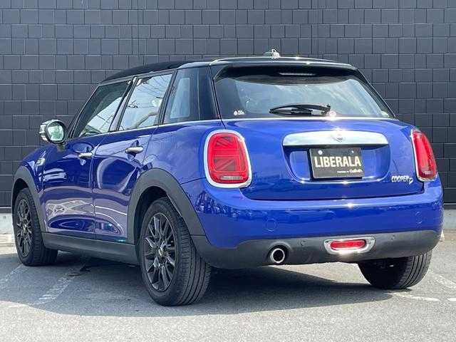 ＭＩＮＩ ミニ クーパー D 埼玉県 2020(令2)年 1.9万km 青Ｍ ワンオーナー　/レザーシート　/シートヒーター　/純正ナビゲーションシステム　/Ｂｌｕｅｔｏｏｔｈ　/バックカメラ　/パークティスタンスコントロール　/ＥＴＣ　/アンビエントライト　/マルチファンクションスイッチ