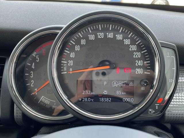 ＭＩＮＩ ミニ クーパー D 埼玉県 2020(令2)年 1.9万km 青Ｍ ワンオーナー　/レザーシート　/シートヒーター　/純正ナビゲーションシステム　/Ｂｌｕｅｔｏｏｔｈ　/バックカメラ　/パークティスタンスコントロール　/ＥＴＣ　/アンビエントライト　/マルチファンクションスイッチ