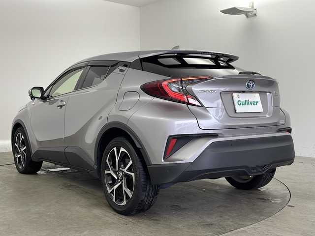 トヨタ Ｃ－ＨＲ G 兵庫県 2018(平30)年 4.2万km メタルストリームM ・Toyota Safety Sense/・プリクラッシュセーフティ/・レーンディパーチャーアラート（ステアリング制御付）/・オートマチックハイビーム/・レーダークルーズコントロール（全車速追従機能付）/・ブラインドスポットモニター/・LEDヘッドライト/・純正9インチナビ/CD/DVD/SD/BT/TV/・バックカメラ/・ビルトインETC2.0/・レザーシート/・前席シートヒーター/・オートワイパー/・純正１８インチアルミホイール/・純正フロアマット/・nanoeエアコン/・スマートキー/・プッシュスタート/・ヒルスタートアシストコントロール/・保証書/・取扱説明書