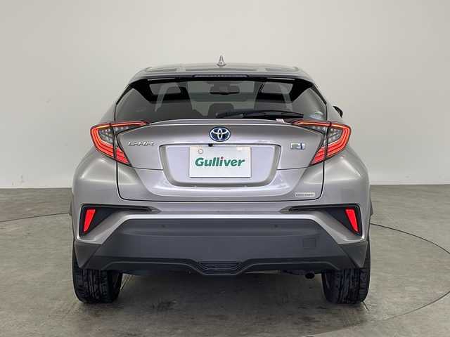 トヨタ Ｃ－ＨＲ G 兵庫県 2018(平30)年 4.2万km メタルストリームM ・Toyota Safety Sense/・プリクラッシュセーフティ/・レーンディパーチャーアラート（ステアリング制御付）/・オートマチックハイビーム/・レーダークルーズコントロール（全車速追従機能付）/・ブラインドスポットモニター/・LEDヘッドライト/・純正9インチナビ/CD/DVD/SD/BT/TV/・バックカメラ/・ビルトインETC2.0/・レザーシート/・前席シートヒーター/・オートワイパー/・純正１８インチアルミホイール/・純正フロアマット/・nanoeエアコン/・スマートキー/・プッシュスタート/・ヒルスタートアシストコントロール/・保証書/・取扱説明書