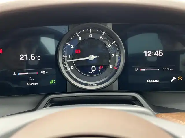 ポルシェ ポルシェ ９１１ タルガ4 東京都 2021(令3)年 0.5万km ピュアホワイト スポーツクロノＰ/２０／２１インチＲＳスパイダーデザインＡＷ/ウッドパネル/レザーインテリア/１４Ｗａｙパワーシート/シートヒーター/純正ナビ　/３6０°カメラ/ＢＳＡ/ブレーキアシスト/クルコン/保証書/取扱説明書