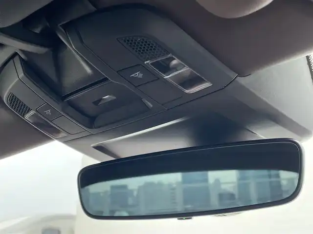 ポルシェ ポルシェ ９１１ タルガ4 東京都 2021(令3)年 0.5万km ピュアホワイト スポーツクロノＰ/２０／２１インチＲＳスパイダーデザインＡＷ/ウッドパネル/レザーインテリア/１４Ｗａｙパワーシート/シートヒーター/純正ナビ　/３6０°カメラ/ＢＳＡ/ブレーキアシスト/クルコン/保証書/取扱説明書