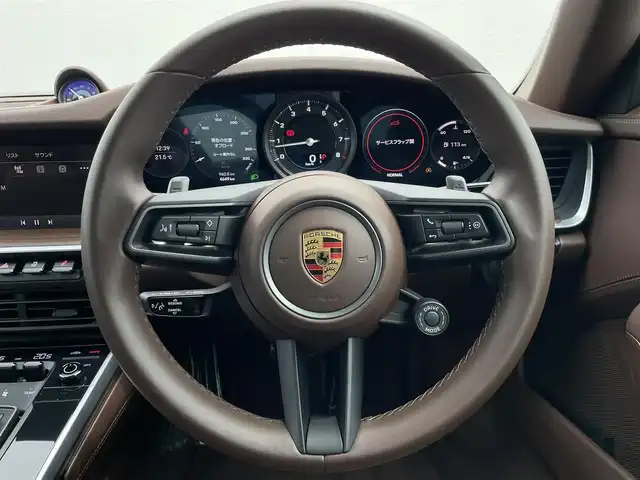 ポルシェ ポルシェ ９１１ タルガ4 東京都 2021(令3)年 0.5万km ピュアホワイト スポーツクロノＰ/２０／２１インチＲＳスパイダーデザインＡＷ/ウッドパネル/レザーインテリア/１４Ｗａｙパワーシート/シートヒーター/純正ナビ　/３6０°カメラ/ＢＳＡ/ブレーキアシスト/クルコン/保証書/取扱説明書
