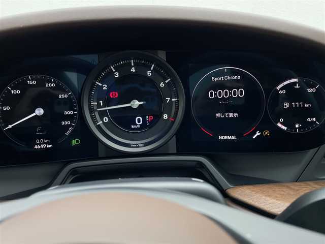 ポルシェ ポルシェ ９１１ タルガ4 東京都 2021(令3)年 0.5万km ピュアホワイト スポーツクロノＰ/２０／２１インチＲＳスパイダーデザインＡＷ/ウッドパネル/レザーインテリア/１４Ｗａｙパワーシート/シートヒーター/純正ナビ　/３6０°カメラ/ＢＳＡ/ブレーキアシスト/クルコン/保証書/取扱説明書
